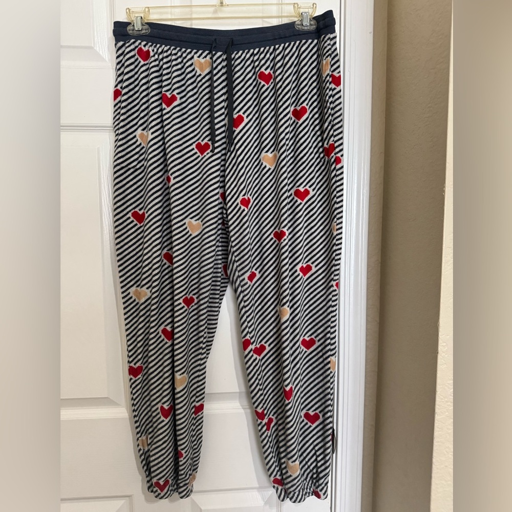Secret Treasures — heart design pajama pants